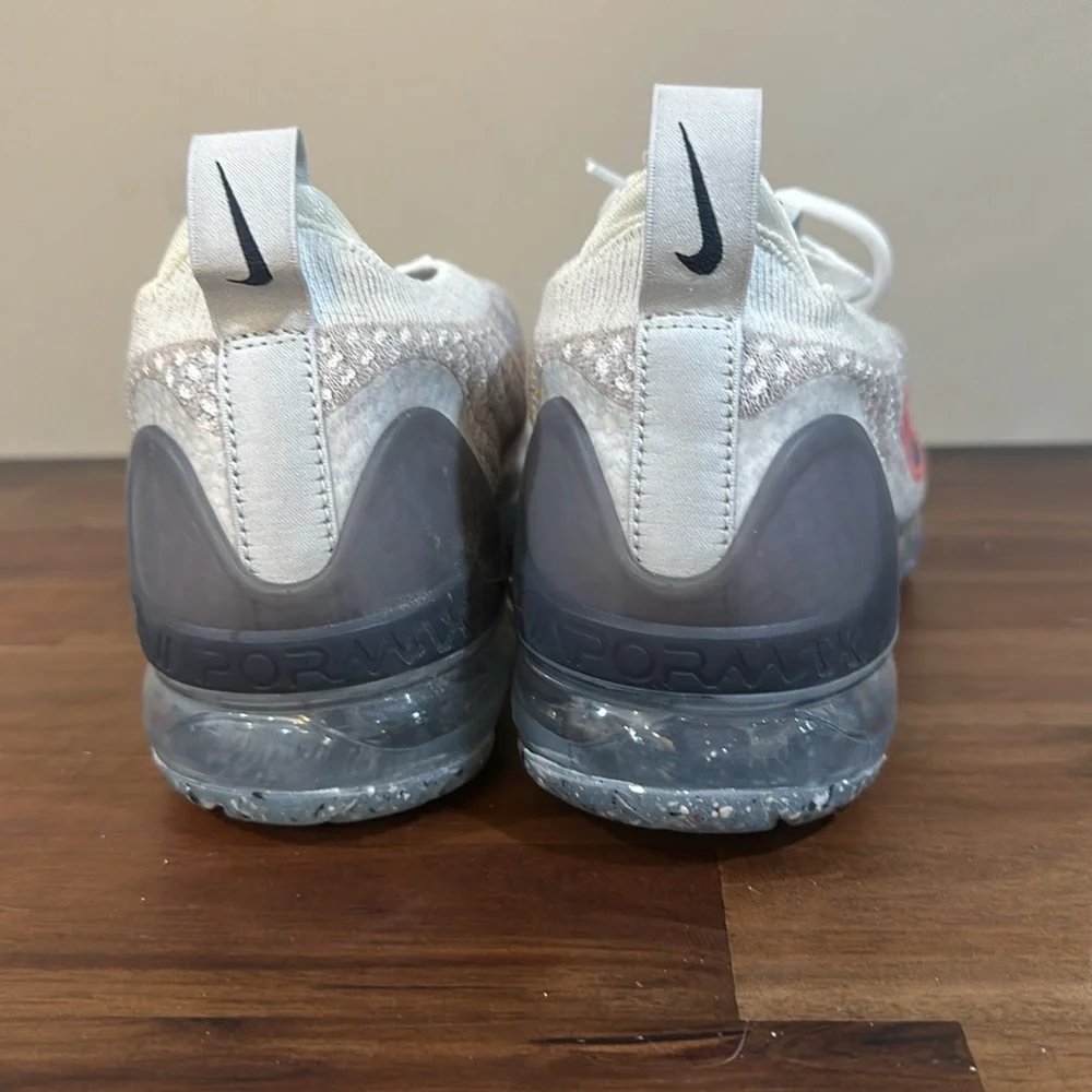 NWOT - Nike Vapormax flyknit wome size 9 - Picture 2 of 8